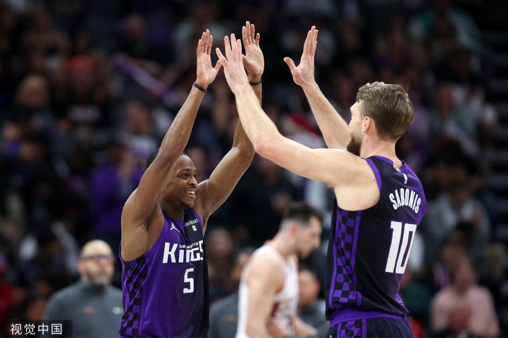 在绿茵场上 在绿茵场上