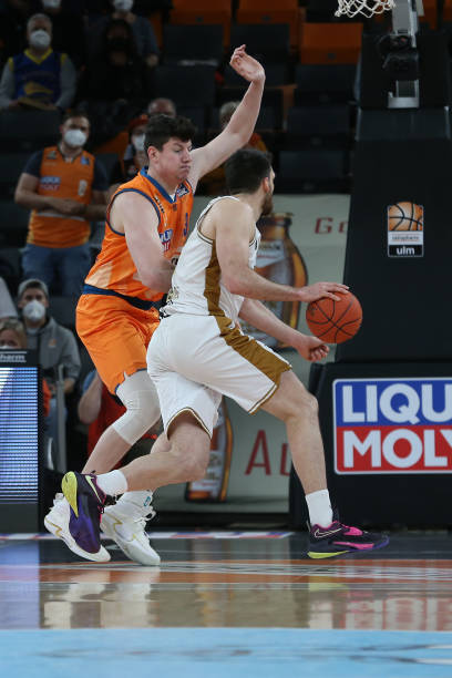 新疆队击败 新疆队击败