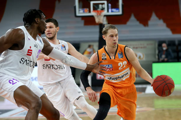 王楚钦承担 王楚钦承担